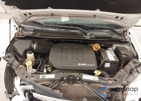 2015 Chrysler Town & Country Touring from USA, damaged, VIN 2C4RC1BG4FR577336